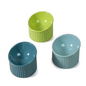 ชามอาหารสัตว์เลี้ยงเซรามิกทรงสูงลายทางแนวตั้ง พร้อมดีไซน์คอชามเอียงป้องกันการคว่ำ สำหรับแมวและสุนัข - Product Image 2