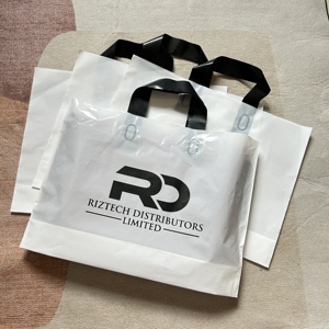 Borsa personalizzata <span class=keywords><strong>con</strong></span> Logo personalizzato del marchio Boutique borsa di ringraziamento per imballaggio <span class=keywords><strong>con</strong></span> manico in plastica - Product Image 5