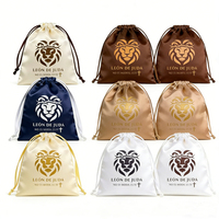 Bolsas de satén de seda negras de lujo de 28x35cm/32*39cm para gorras de béisbol, cubiertas antipolvo para camisetas polo, pelucas y extensiones de cabello