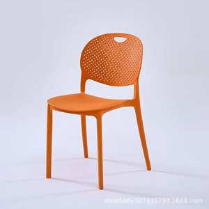 Chaise en plastique économique avec dossier simple, design nordique, mobilier moderne pour la maison, idéale pour les négociations et les repas. - Product Image 5