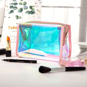 กระเป๋าเครื่องสำอางใสแบบโฮโลแกรม TPU กันน้ำ กระเป๋าเครื่องสำอางเลเซอร์สีรุ้ง กระเป๋าใส่ของใช้ในห้องน้ำสำหรับเดินทาง ผ่านการตรวจสอบความปลอดภัยสนามบิน  รับสกรีนโลโก้ - Product Image 2