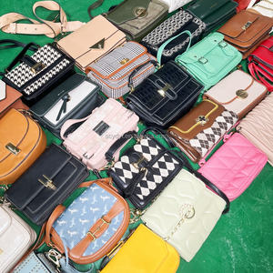 A15 Bolsos <span class=keywords><strong>de</strong></span> <span class=keywords><strong>segunda</strong></span> <span class=keywords><strong>mano</strong></span> <span class=keywords><strong>de</strong></span> marca al por mayor Bolsos Ukay Bolsos <span class=keywords><strong>de</strong></span> mujer Bolsos <span class=keywords><strong>de</strong></span> <span class=keywords><strong>segunda</strong></span> <span class=keywords><strong>mano</strong></span> <span class=keywords><strong>de</strong></span> marca Thrift Ladies Sling Bale Bolsos <span class=keywords><strong>de</strong></span> <span class=keywords><strong>segunda</strong></span> <span class=keywords><strong>mano</strong></span> en fardos - Product Image 4