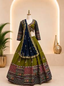 Tenue traditionnelle Chaniya Choli Lehenga vert olive avec dupatta brodée bleu marine pour Navratri et les occasions festives - Product Image 3