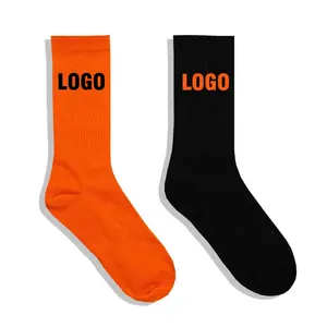 China Lieferant OEM Print benutzer definierte Logo Sport Socke Logo benutzer definierte bestickte Crew Socken