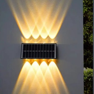Lumière murale solaire lumineuse avec éclairage solaire mural - Product Image 1