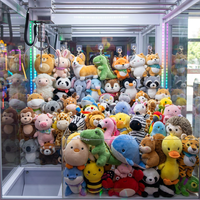 En gros, adorables animaux en peluche (lapin, tigre, singe), jouets porte-clés en peluche et mini-poupées pour distributeurs automatiques à griffes