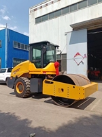 Nouveau Compacteur Vibratoire Monocylindre SPR8000 de 8 Tonnes, Rouleau Compresseur Routier Robuste, Moteur 75KW, Pompe Hydraulique Kawasaki pour Usage Municipal