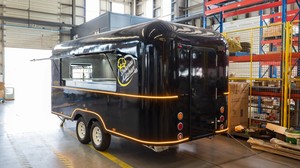 ORANGE RV Camion de restauration mobile noir pour hamburgers, poulet frit, pizza, double essieux, populaire en UE - Product Image 4