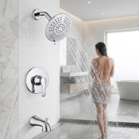 Robinet de bain et de douche mural moderne en chrome avec poignée sculptée à pression équilibrée, jet doux effet pluie pour usage hôtelier