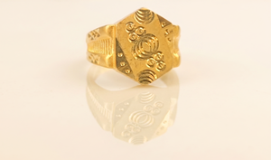 Bague Classique Homme Plaqué Or en Alliage Cuivre Laiton Bijou Tendance Luxe Anneau de Doigt Durable Finition Polie pour Tenues Décontractées et Formelles - Product Image 1