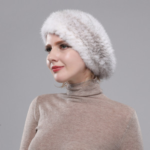 Vente directe d'usine Nouveau béret en fourrure de vison pour femmes Hiver Style rétro britannique Fausse fourrure Mode Polyvalent Protection des oreilles Chapeau - Product Image 4