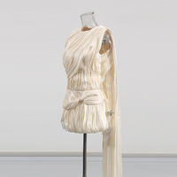 Robe Courte Élégante en Satin Plissé Drapé pour Femme, Style Asymétrique à Une Épaule, Idéale pour Soirées Décontractées et Clubs