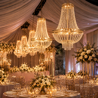 Lustre en perles de cristal LED avec structure métallique, couleurs argent/or, haute luminosité et installation facile pour les événements de mariage/hôtels