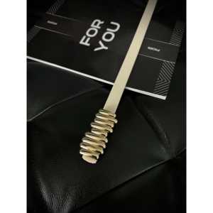 Cinturón Delgado para Mujer con Hebilla de Barra de Diseño Fiori, Hebilla de Metal de Aleación, Accesorio de Moda - Product Image 3