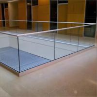 Balustrade en acier inoxydable 304 SJBT, garde-corps de balcon en verre trempé, designs de balustrades et rampes d'escalier en verre pour terrasse