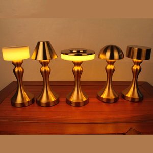 Di alta qualità moderna in metallo lampada da tavolo ristorante con <span class=keywords><strong>paralume</strong></span> in <span class=keywords><strong>oro</strong></span> Touch Control LED lampada da tavolo per la decorazione della casa - Product Image 4