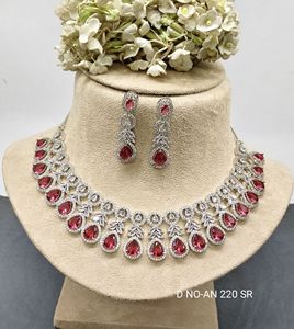 Collar llamativo de latón plateado a la moda con perlas de imitación, diseño de flor con circonita cúbica (CZ) de corte marquesa - Product Image 4