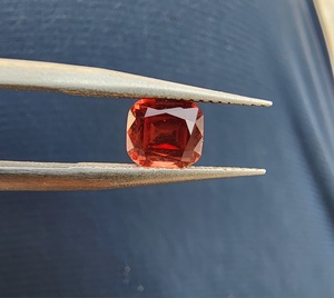 พลอยสปิเนลธรรมชาติทรงคุชชั่น คุณภาพเยี่ยม น้ำหนัก 1.00 กะรัต สีส้มสดใส สะอาดตา สำหรับทำเครื่องประดับตามสั่ง - Product Image 6