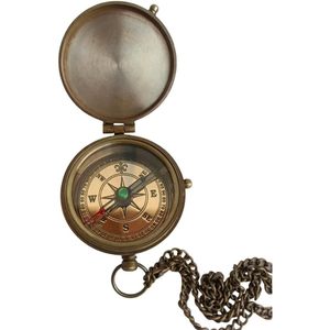 Brújula de Bolsillo de Latón ALFA NAUTICAL de 2 Pulgadas con Acabado Antiguo y Cadena, Portátil para Senderismo y Uso al Aire Libre - Product Image 4