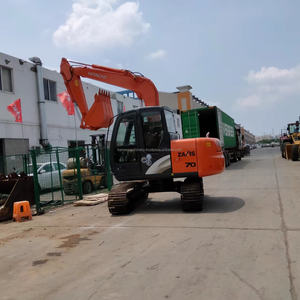 Petite pelleteuse d'occasion bon marché HITACHI ZX70 7 tonnes - Product Image 5