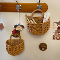 Wandgemonteerde vintage rotan-stijl opbergmand, draagbare kleine fruit- en groenteorganizer, geweven mand gemaakt in Yiwu