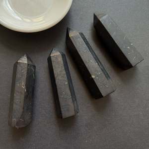 หินคริสตัลธรรมชาติทรงหอก ชุงไกต์ ควอตซ์ สำหรับงานฝีมือและตกแต่งบ้าน ขายส่ง - Product Image 6