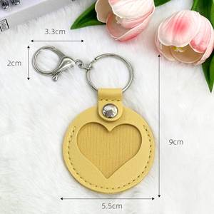 Porte-clés circulaire en cuir PU écologique avec portrait de patte d'animal et motif tressé, idéal pour les cadeaux commémoratifs - Product Image 6