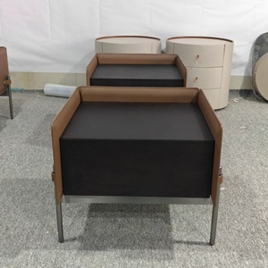 Table de chevet moderne de luxe <span class=keywords><strong>Evelyn</strong></span> en bois foncé et cuir marron avec cadre métallique, 1 tiroir, armoire de rangement pour chambre à coucher - Product Image 3