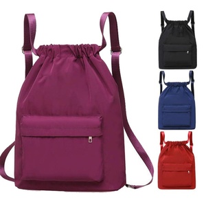 Sac à dos de sport unisexe personnalisé avec logo, imperméable, pour fitness et activités de plein air, sac à cordon antivol promotionnel en polyester uni - Product Image 1