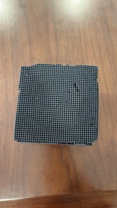Charbon actif alvéolé 100x100x100mm, direct usine, valeur d'iode 200-900 mg/g, surface nette 200-900 m²/g, pour usage industriel - Product Image 3