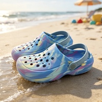 Zuecos EVA Unisex Personalizados OEM Antideslizantes para Niños, Diseño de Mármol Azul Cielo, Ventilados, para Playa, Piscina, Uso Diario en Exteriores