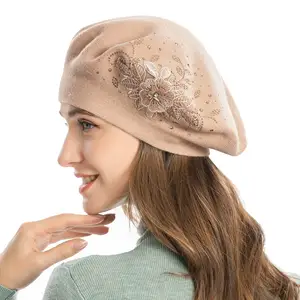 महिलाओं के लिए कस्टम लोगो हस्तनिर्मित कढ़ाई टोपी क्लासिक स्लाउची गर्म शीतकालीन महिला पेंटर टोपी