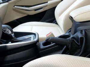 Voiture d'occasion Ford Escort 2015 2016 2017 1.5L 6AT Berline Conduite à Gauche Caméra Arrière Véhicule d'occasion fiable - Product Image 5