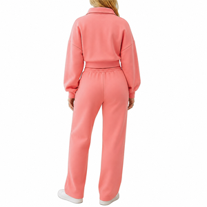Ensemble de survêtement rose personnalisé pour femme avec sweat-shirt court à fermeture éclair et pantalon large à cordon de serrage, ensemble deux pièces élégant - Product Image 2