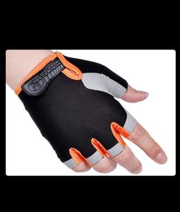 Guantes de Medio Dedo Antideslizantes con Diseño Transpirable y Absorción de Impactos para Ciclismo, Entrenamientos en Gimnasio y Fitness - Product Image 3
