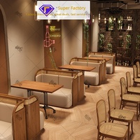 Ensemble de canapés et chaises de style rétro en bois pour restaurants thaïlandais, salles à manger de style japonais et restaurants de hot-pot