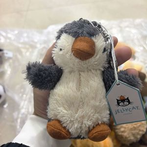 Peluche di Alta Qualità Stile Jellycat, Pinguino Piccolo Blush Peanut, Ciondolo Giocattolo Portachiavi Decorazione per Borsa Unisex dai 14 Anni in Su - Product Image 1