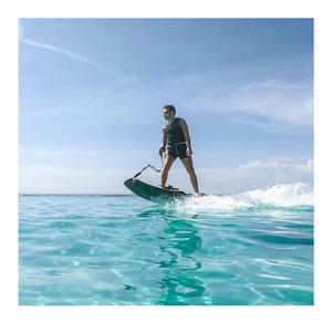 Planche à roulettes aquatique à propulsion à jet de carburant, planche de surf personnalisée, planche de surf à essence 50 km/h, prix d'usine, artisanat nautique - Product Image 1
