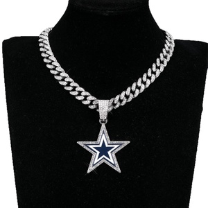 <span class=keywords><strong>Collana</strong></span> Unisex Trendy Hip-hop con Ciondolo Personalizzato a Forma di Pallone da Football NFL con Diamanti e Catena Cubana in Lega - Product Image 5