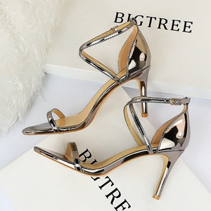 Sandalias de tacón alto con tiras cruzadas para mujer, cómodas, de verano, con punta abierta, hechas a mano, transpirables, con botón, informales, para exteriores - Product Image 5