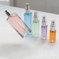 Impression couleur personnalisée en gros, flacons de parfum en verre carrés et rectangulaires de 3 ml, 5 ml, 10 ml, 20 ml, avec pompe pulvérisatrice pour cosmétiques, format voyage
