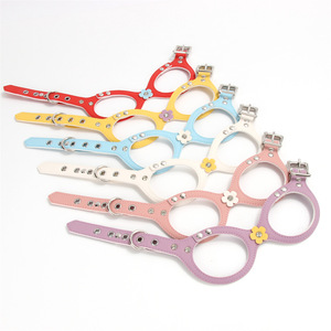 Arnés para mascotas de cuero PU ajustable de lujo 2025, chaleco ecológico sin tirones para perros y arnés de cinturón para cachorros y perros que caminan - Product Image 1