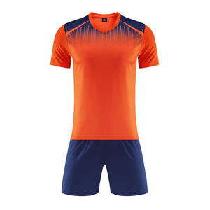 Set Perlengkapan Olahraga Pria Bergaris Lengan Pendek 100% Poliester untuk Sepak Bola/Lari, Dapat Disesuaikan, Bernapas, Cepat Kering - Product Image 4