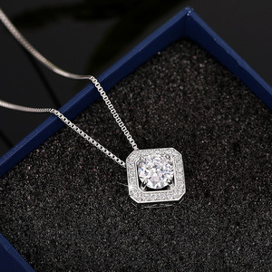 Collana Minimalista a Forma di Diamante per Donne, Ciondolo Geometrico, Catena per Clavicola in Lega Metallica Preziosa Elettroplaccata, Moda - Product Image 5