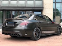 Le pare-chocs arrière en fibre de carbone de style AMG diffuse le kit carrosserie de la Mercedes-Benz W205 C63 Sedan 2015-2021 pour une protection externe