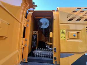 Высокопроизводительный подержанный гусеничный экскаватор Hyundai 225LC-9T в продаже - Product Image 5