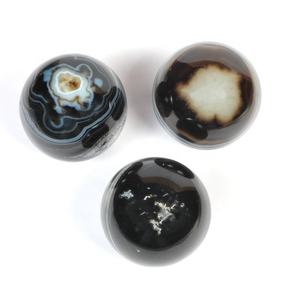 Boule de pierre précieuse naturelle Onyx noire, sphère de guérison - Product Image 1
