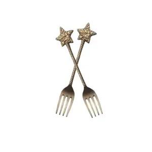 Cubiertos reutilizables creativos Mango acanalado de latón Diseño de extremo de estrella Tenedor de postre - Product Image 1