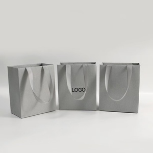<span class=keywords><strong>GiGO</strong></span> Vente en gros de sacs en papier personnalisés imprimés avec tampon à chaud et logo de luxe pour cadeaux sacs en papier pour boutique de vente au détail avec votre propre logo - Product Image 1