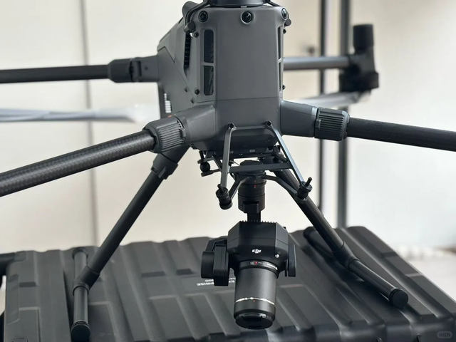 Matrice 4E M4E Matrice 400 RTK Enterprise Drone AI Intelligent Recognition 4K Camera 2KM Transmission